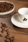 roastmarket Espresso Cup, White auf Tisch